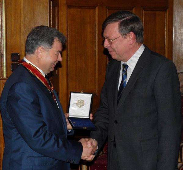 Губернатору Калужской области вручили высшую награду Германии